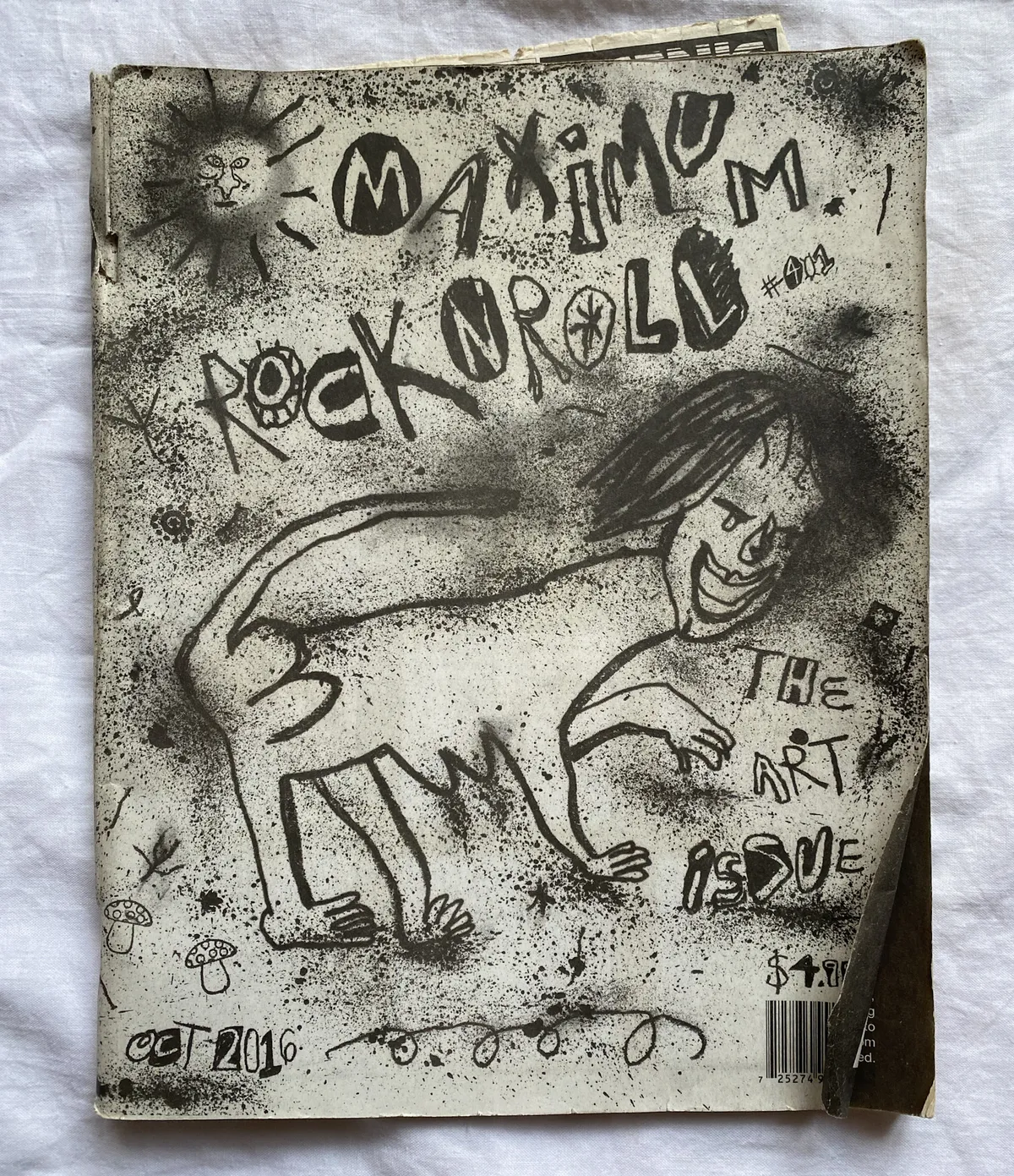 Portada de la revista Maximum Rocknroll 401, "the art issue".